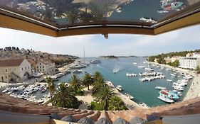 Hvar Attic Modern Design - Town Center With A Great View